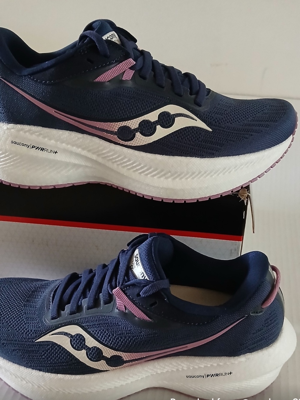 Saucony: Women's Navy Blue and Pink Running Shoes